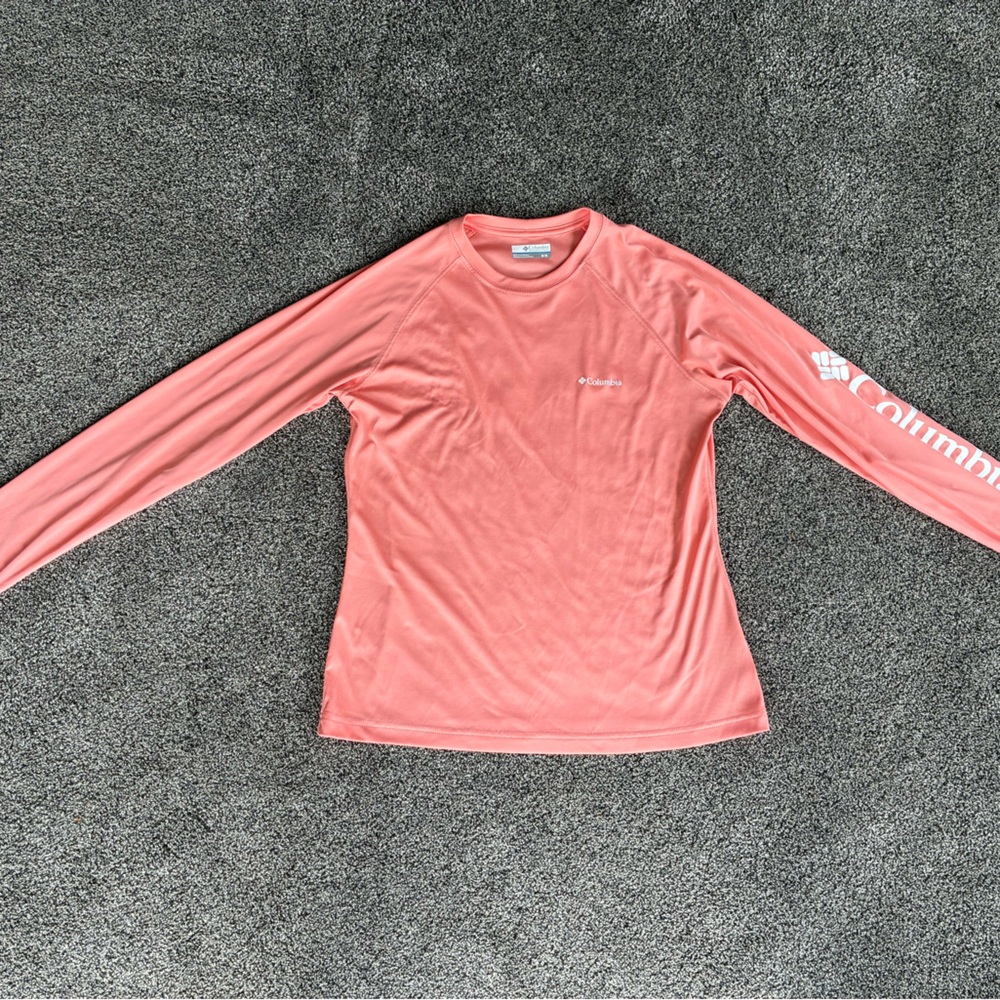 Columbia Women’s Peach/Orange/White Omni-Shade Long Sleeve Active Tee, Medium